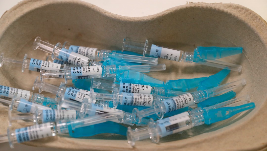 Primeras vacunas del coronavirus llegarán en primavera, dice Agencia Europea Medicamentos