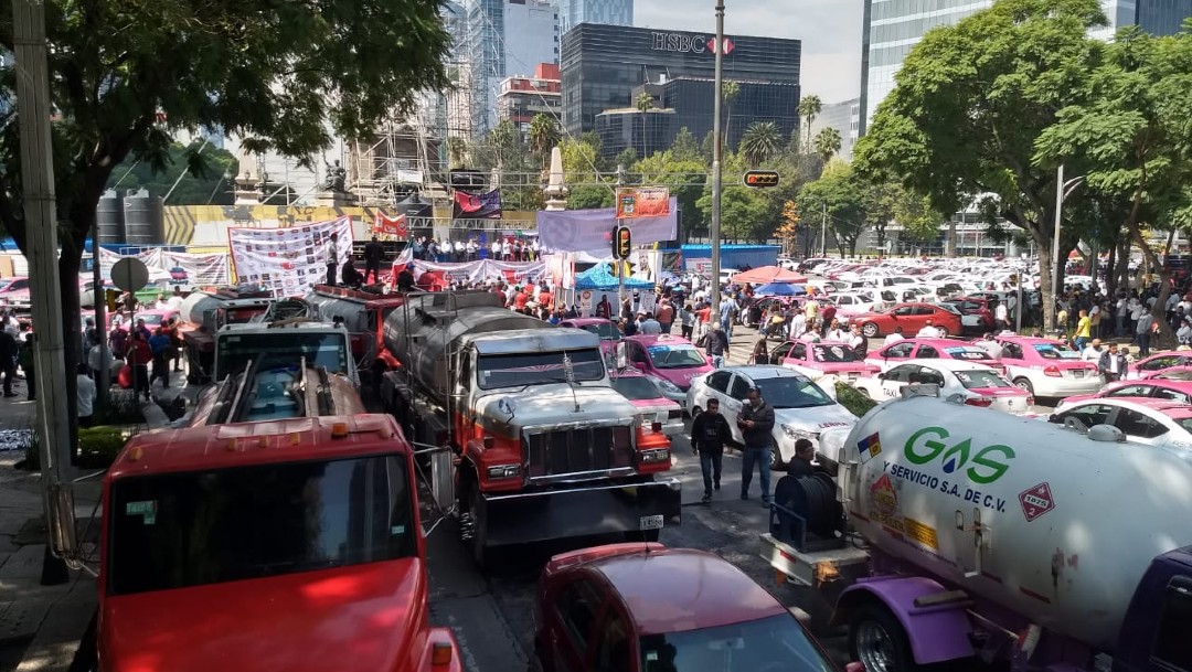 Protestan taxistas en la Ciudad de México