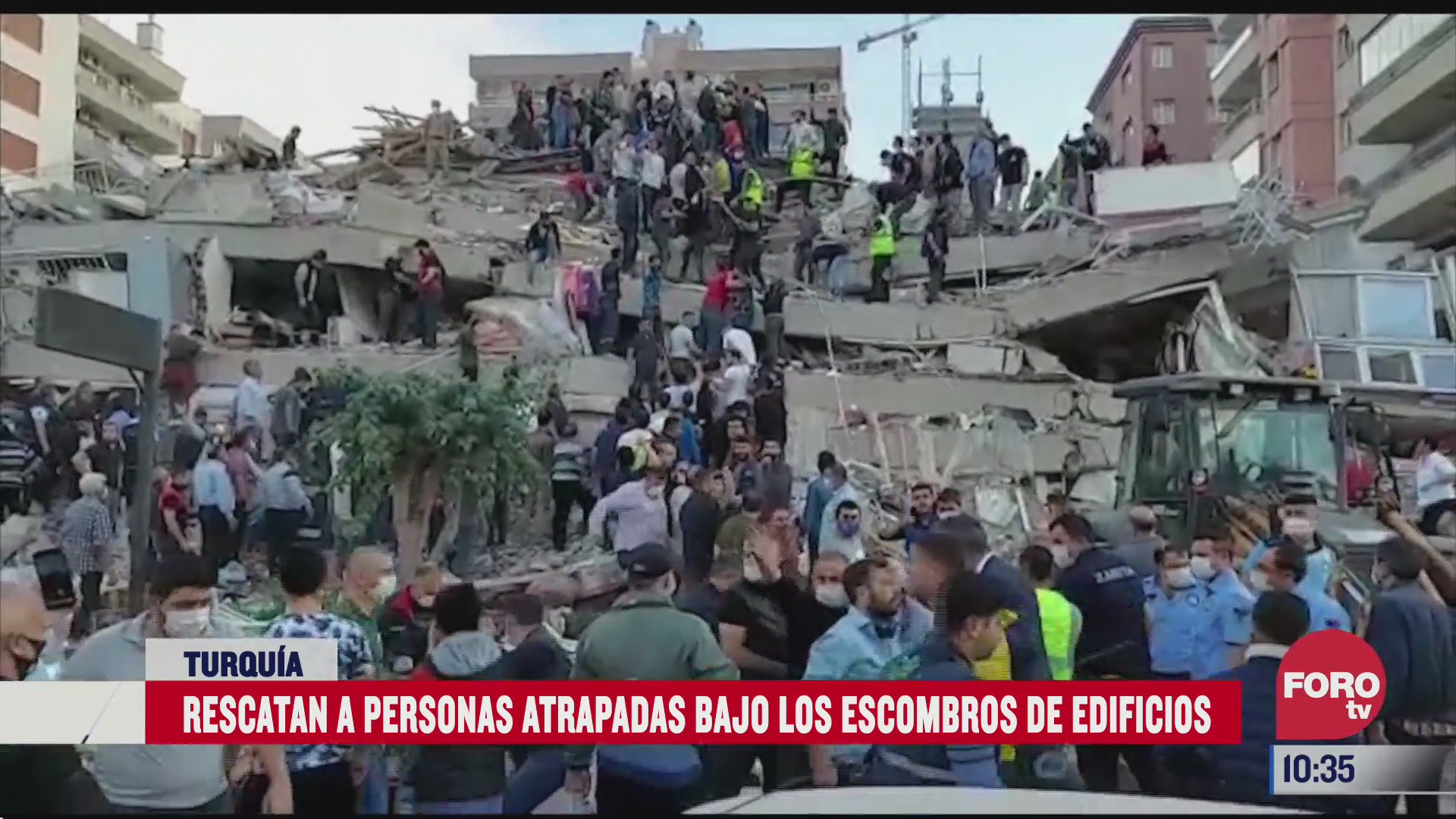 rescatan a tres personas bajo los escombros tras sismo en turquia