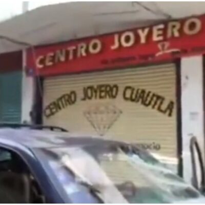 Policías y hombres armados protagonizan balacera tras robo a joyería en Cuautla