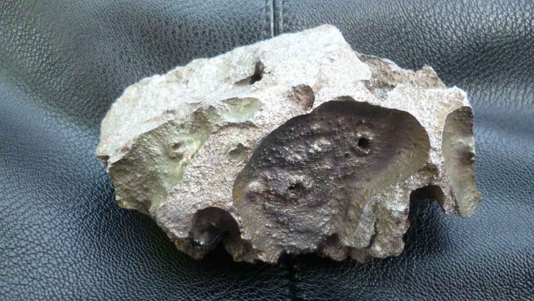 Venden restos del meteorito que cayó en Tamaulipas en redes
