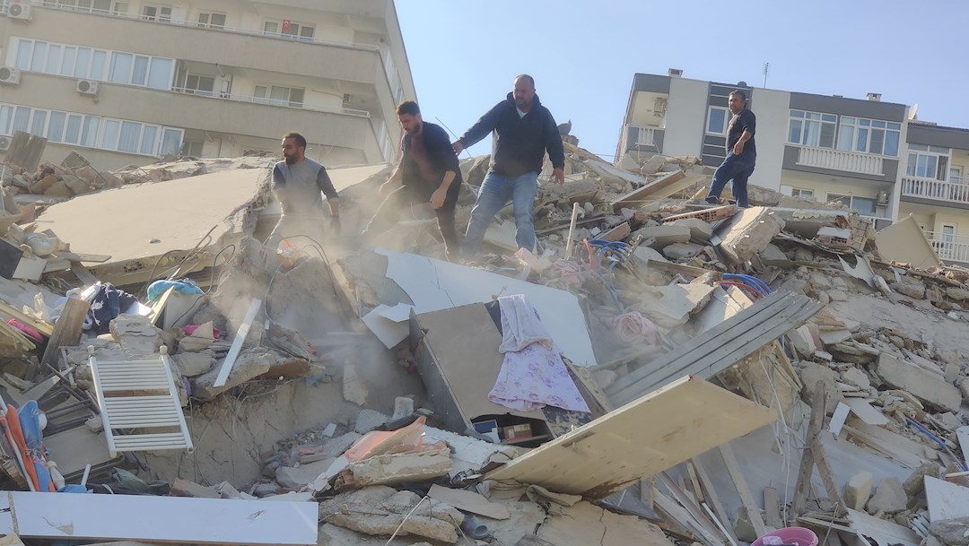 Video: Fuerte sismo en Turquía y Grecia provoca tsunami