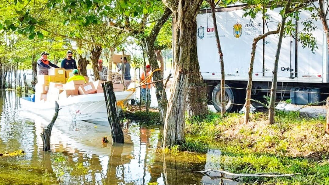 Cientos de familias en Veracruz siguen sufriendo estragos por las inundaciones