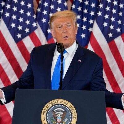 Medios en EEUU critican declaración de victoria de Trump