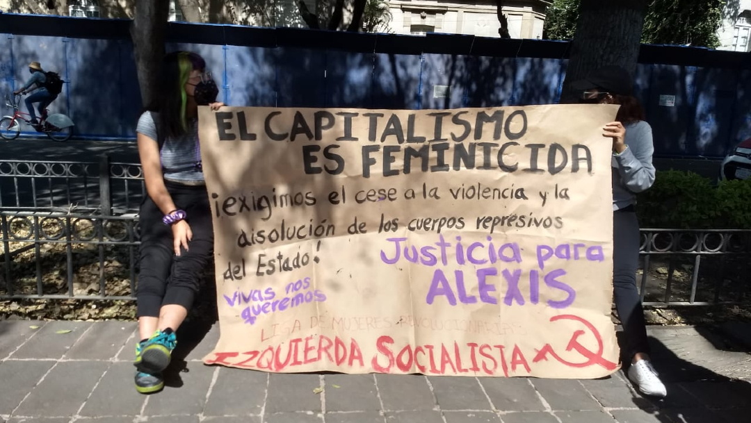 Feministas se concentran en las inmediaciones de las oficinas de la representación de Quintana Roo en la CDMx
