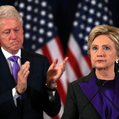 Hillary y Bill Clinton votan por Joe Biden