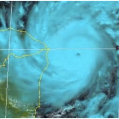 Eta se convierte en huracán categoría 4 en su trayecto hacia Centroamérica