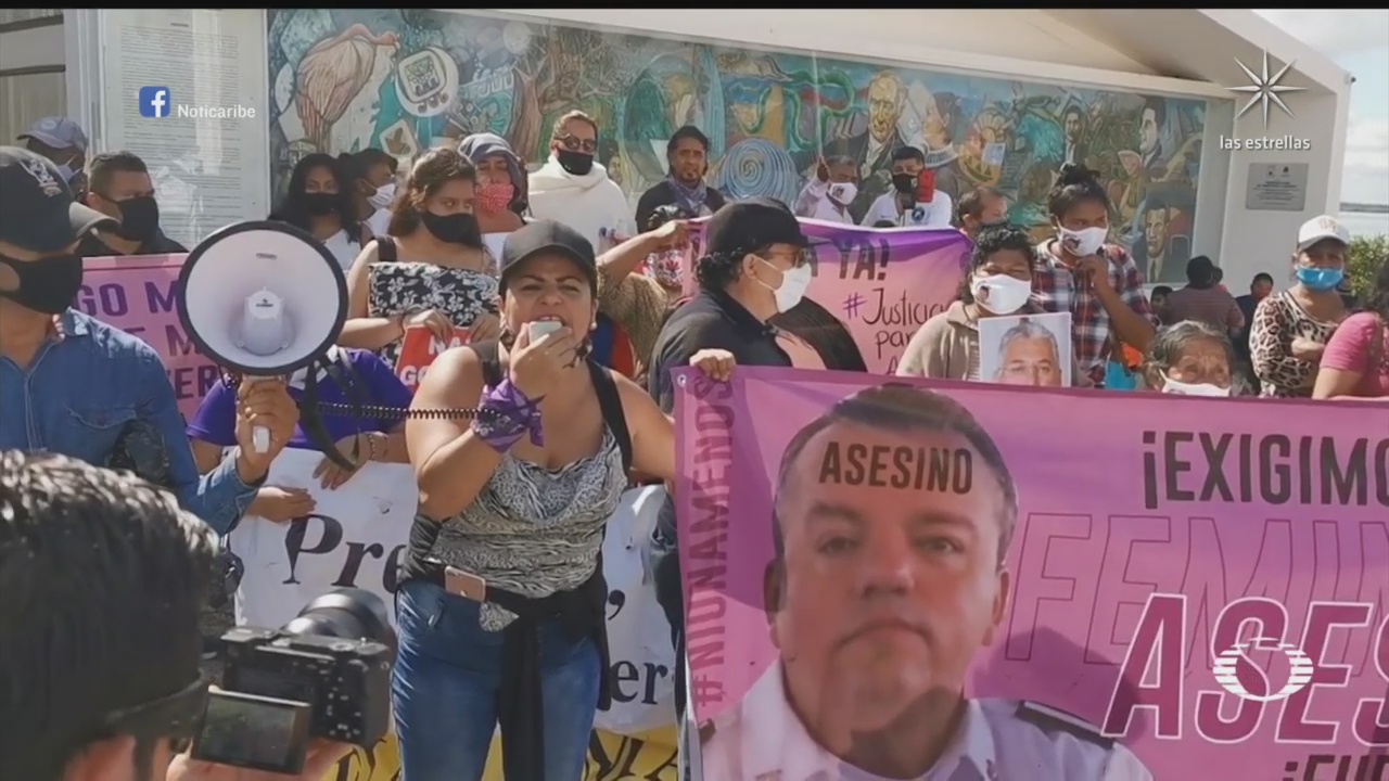 manifestantes en cancun exigen destitucion definitiva de alberto capella