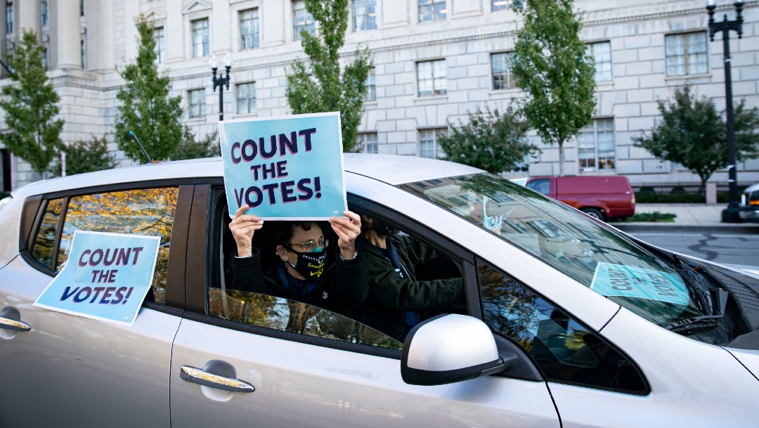 Manifestantes en Washington exigen el conteo de votos