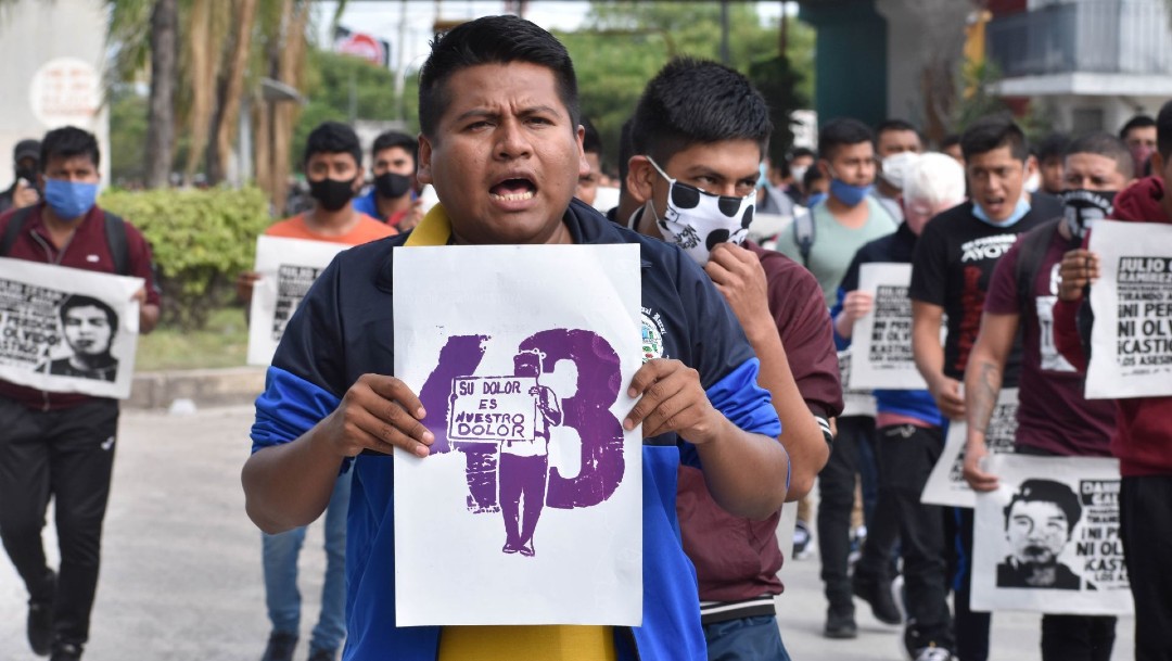 Marcha por los 43 normalistas de Ayotzinapa