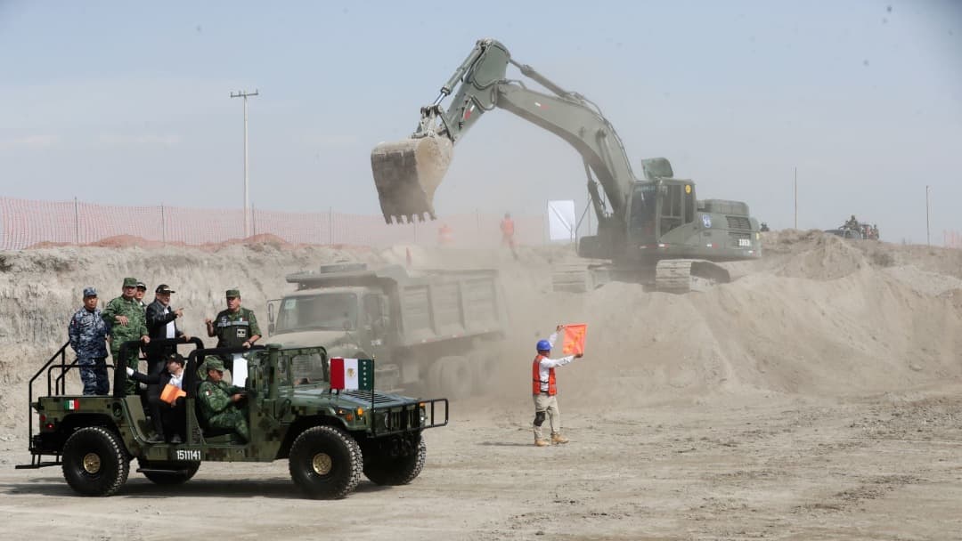 Militares, pilares de la construcción en México