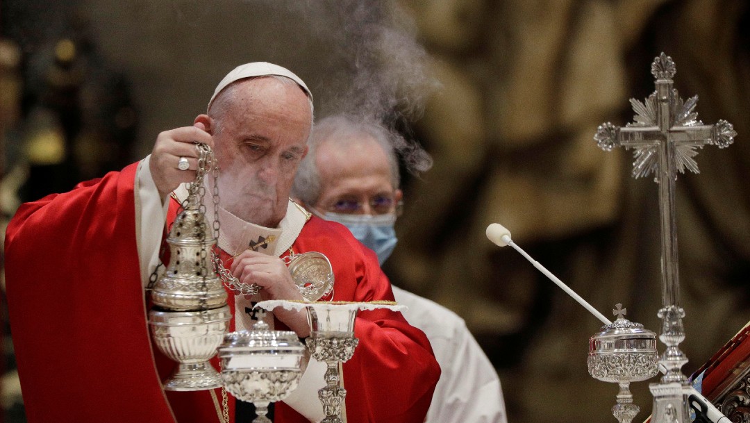 Papa celebra ante pocos fieles la misa por obispos y cardenales difuntos