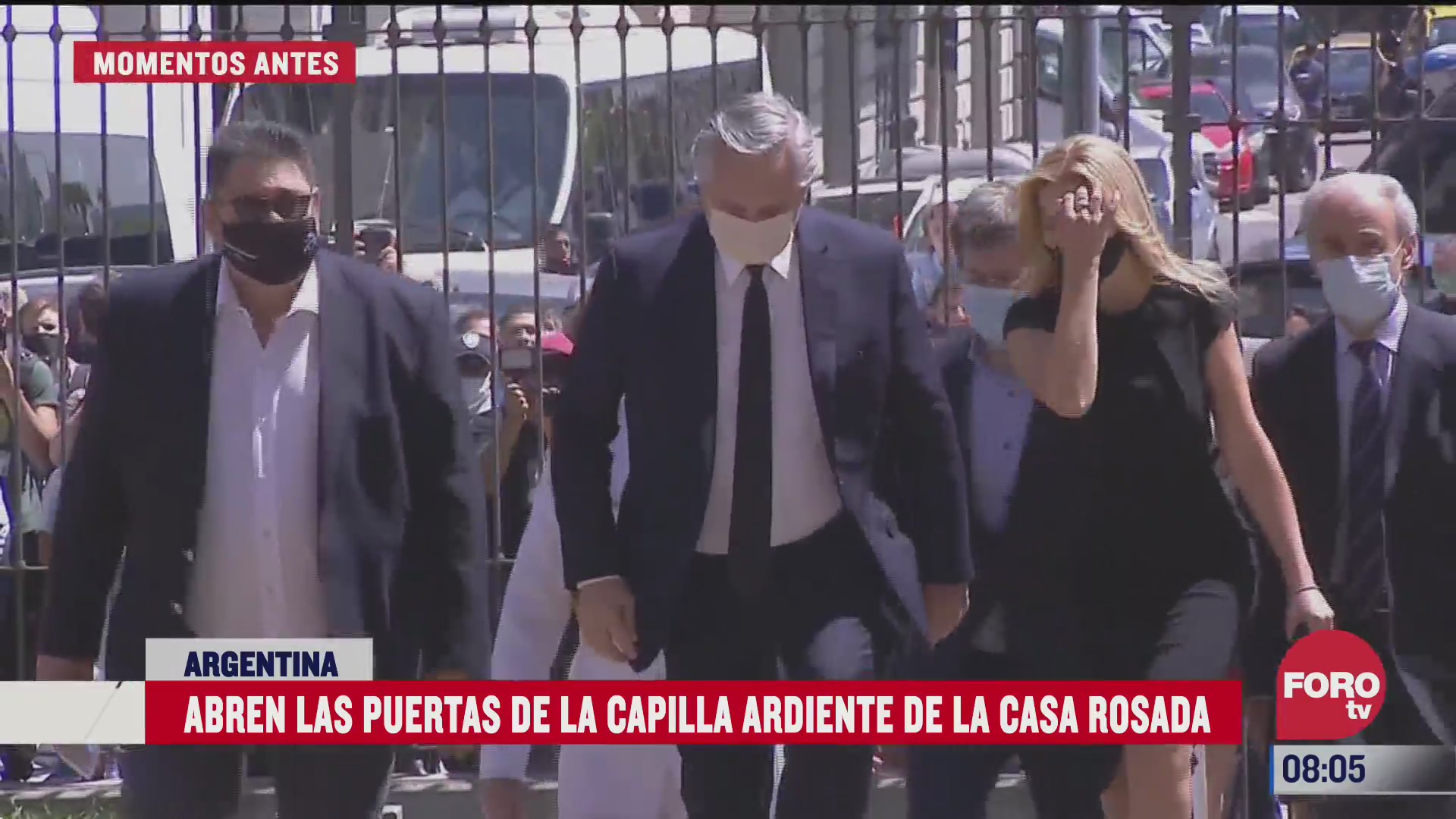 presidente argentino acude a velatorio de maradona en buenos aires
