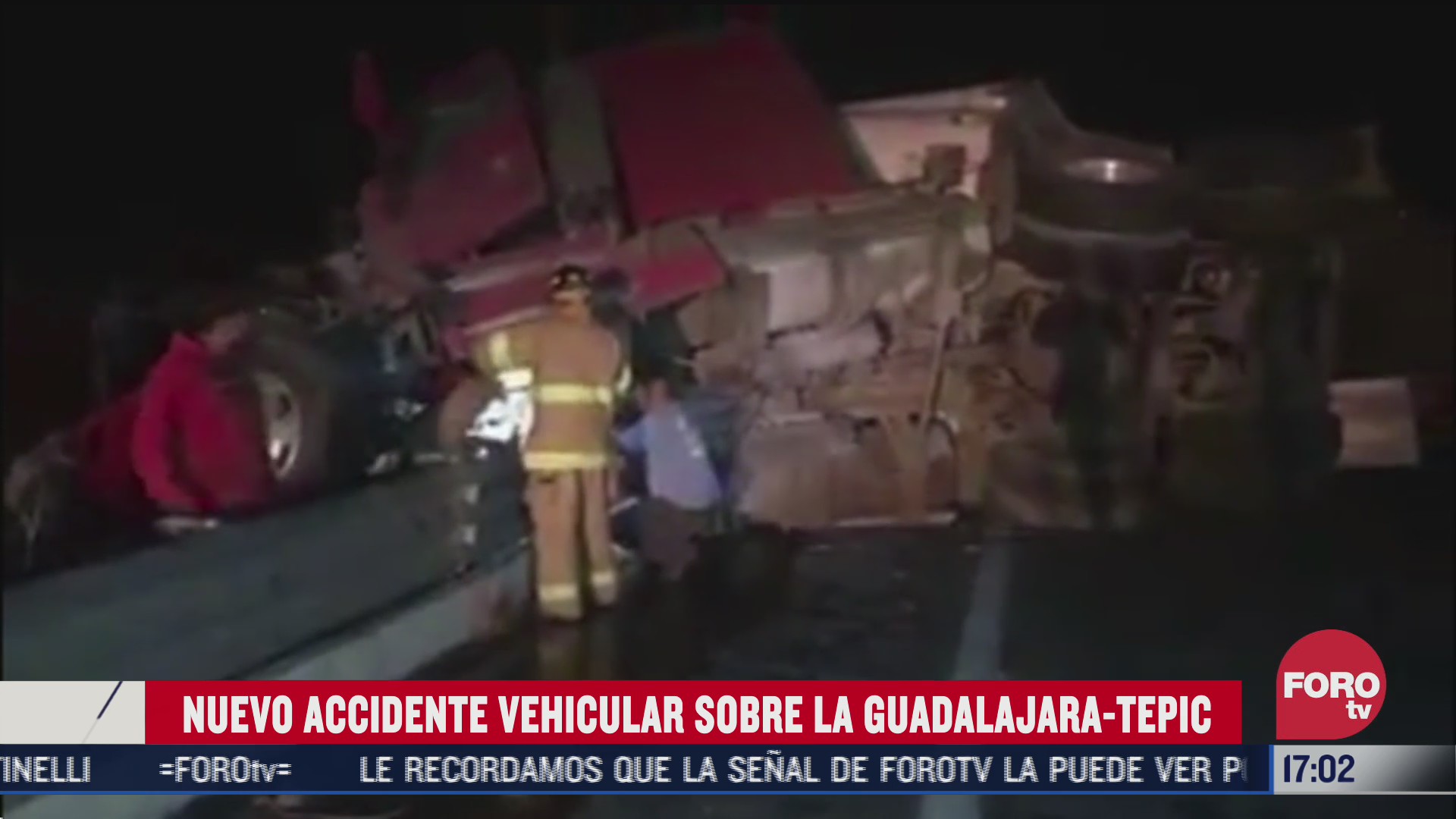 trailer choca con auto en carretera guadalajara tepic