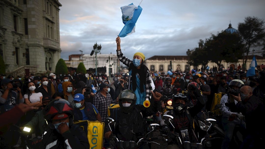 Tras protestas, Congreso de Guatemala da marcha atrás al presupuesto