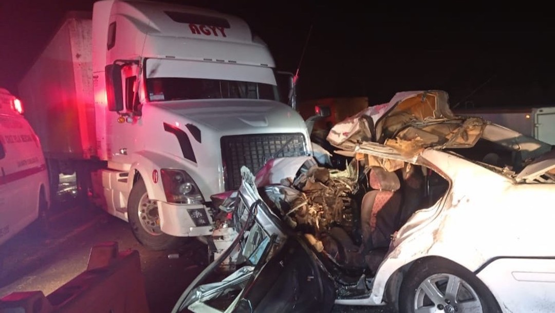 Accidente múltiple en autopista México-Puebla deja un muerto y siete lesionados