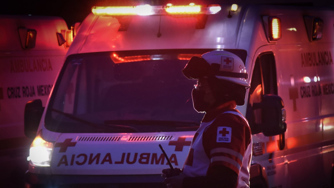 Personal de emergencia de la Cruz Roja Mexicana
