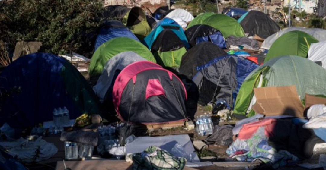 Más-de-mil-migrantes-se-manifiestan-en-París