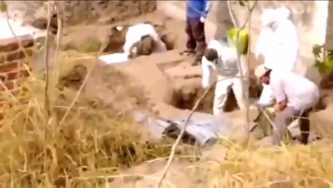 Catorce fosas clandestinas son halladas en Acámbaro, Guanajuato