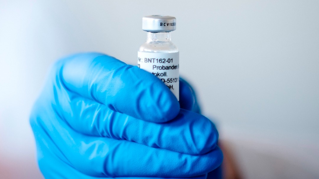 Dosis de Pfizer-BioNTech llegarán en _horas_ para vacunar en Reino Unido