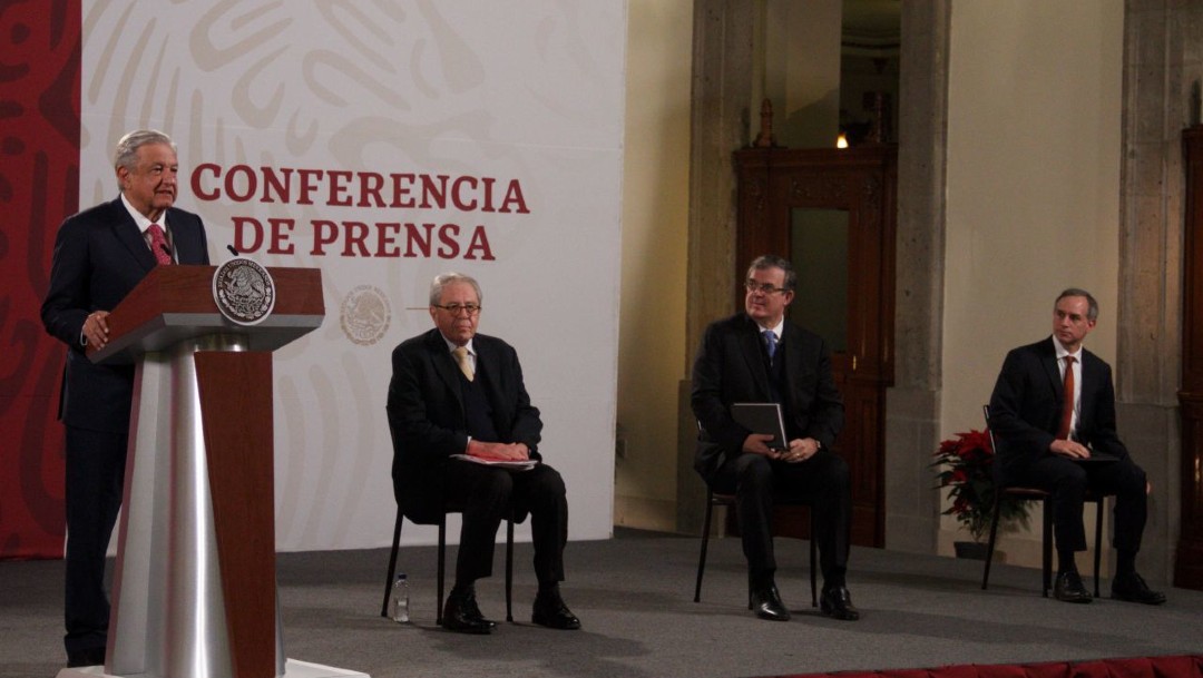 El presidente López Obrador, Jorge Alcocer, Marcelo Ebrard y Hugo López-Gatell