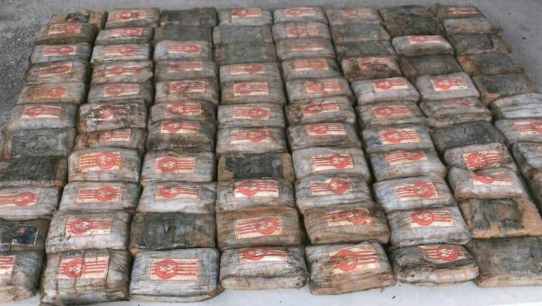 Encuentran 649 kilos de cocaína en embarcación que llevaba dos años a la deriva