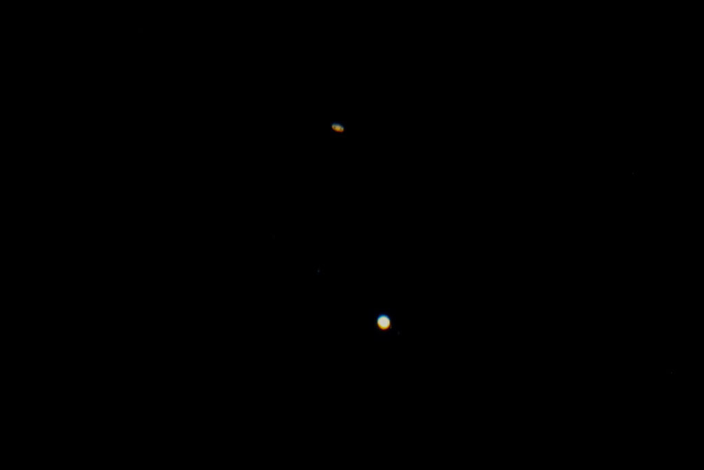Usuarios han capturado fotos la conjunción de Júpiter y Saturno. Te explicamos como verla en México
