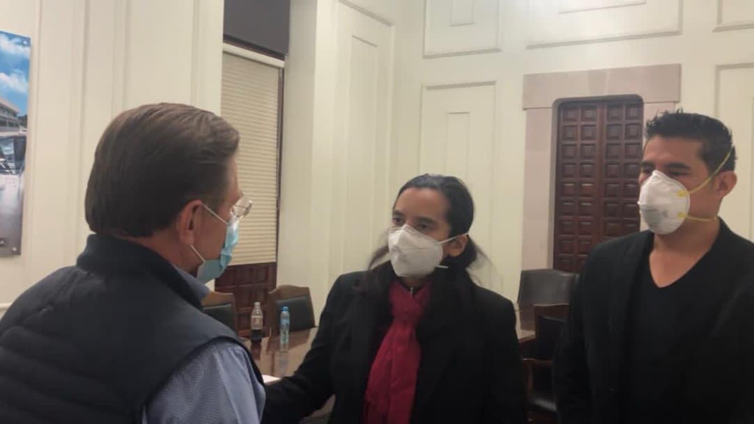 Gobernador de Durango pide a FGE retirar los cargos contra la doctora Azucena Calvillo