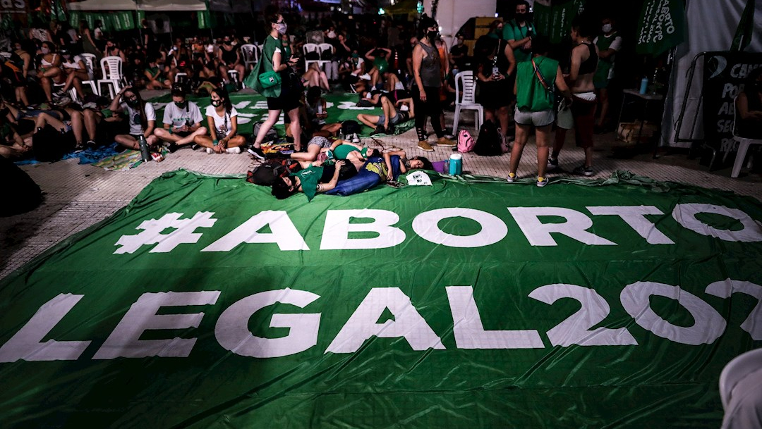 Argentina legaliza el aborto voluntario hasta la semana 14 de embarazo