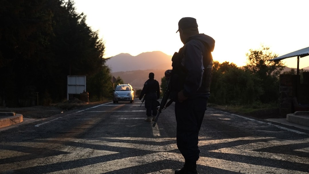Presuntos integrantes del CJNG se enfrentan contra civiles armados en Michoacán
