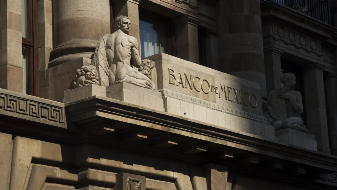 Reforma al Banco de México trae riesgos y debilita su autonomía, dice Moody's