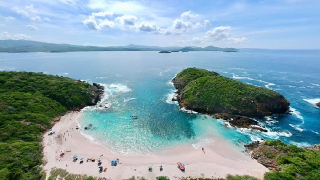 Turistas llegan a las paradisiacas islas de Jalisco