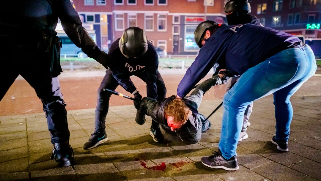 Al menos 184 detenidos en la tercera noche de disturbios en Países Bajos