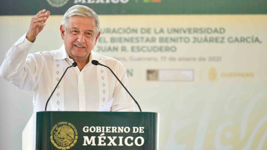 Andrés Manuel López Obrador, durante su gira por Guerrero. (Foto: Cuartoscuro)