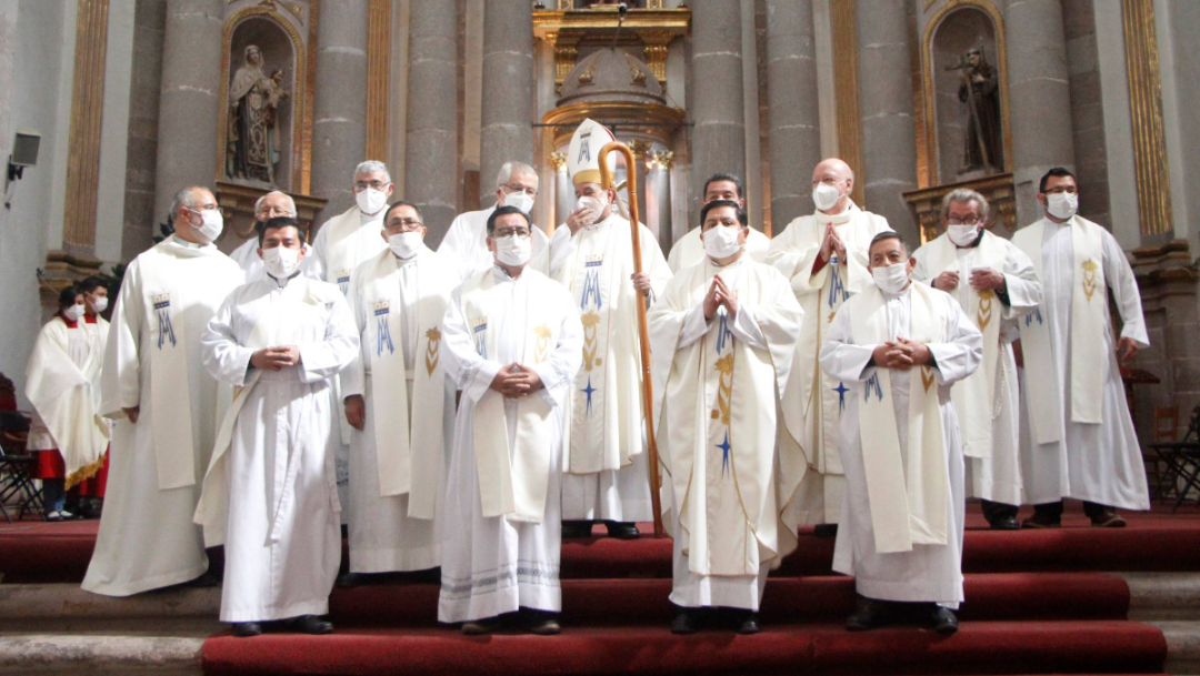 Iglesia pide vacunar a sacerdotes contra COVID-19
