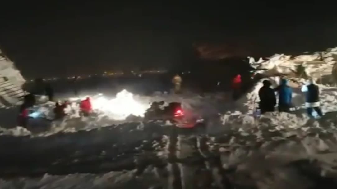 Avalancha en estación de esquí en Siberia causa tres muertes