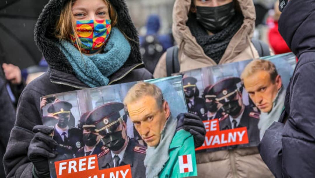 Cientos de personas salen a las calles en apoyo a Navalni