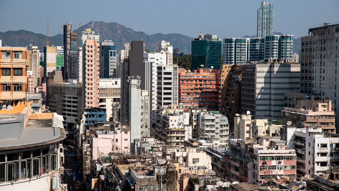 Confinados dos barrios de Hong Kong por primera vez desde que inicio la pandemia