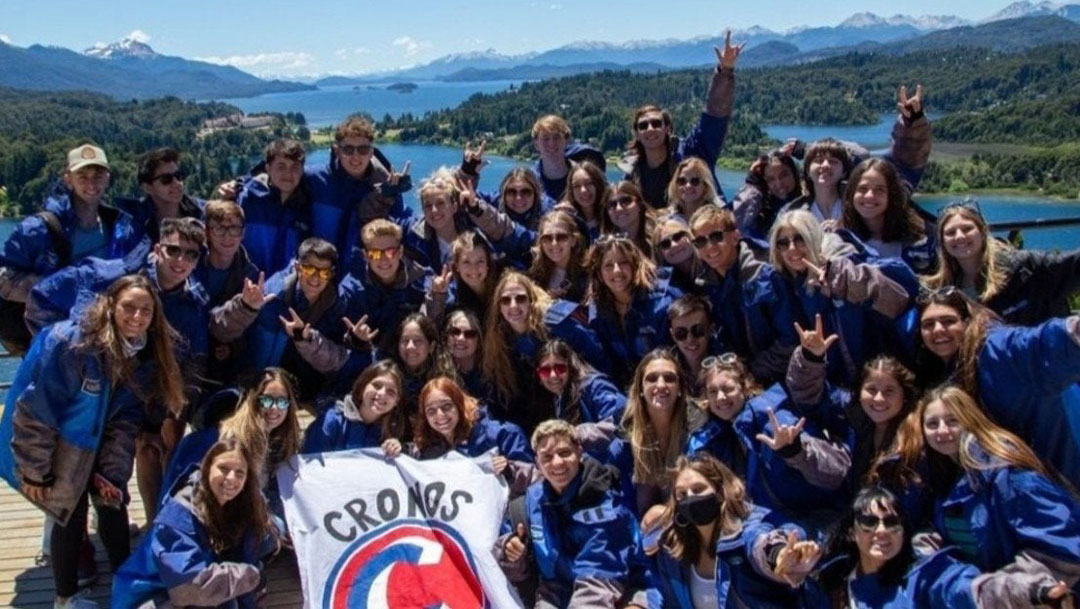 En Bariloche, Argentina 66 estudiantes contrajeron COVID-19 en un viaje de graduación