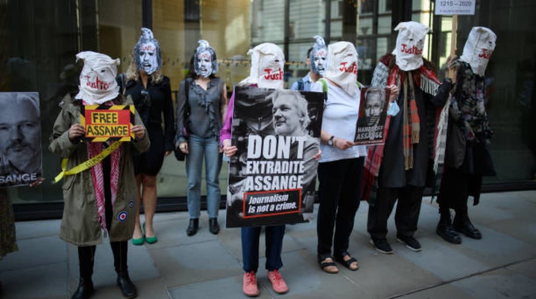 Extradición de Julian Assange se definirá este lunes