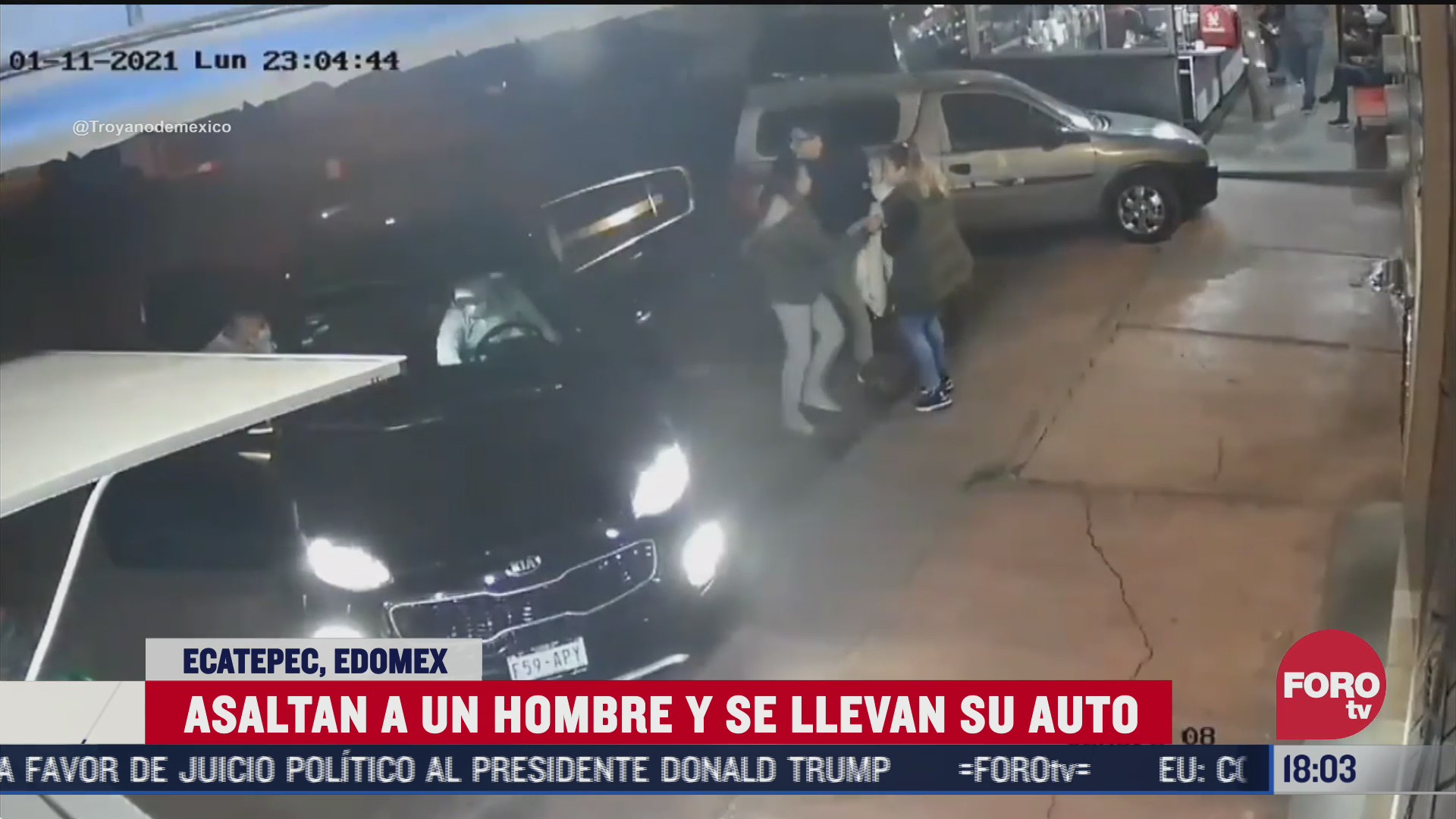 familia logra salir de auto al momento de ser robado en taqueria en ecatepec