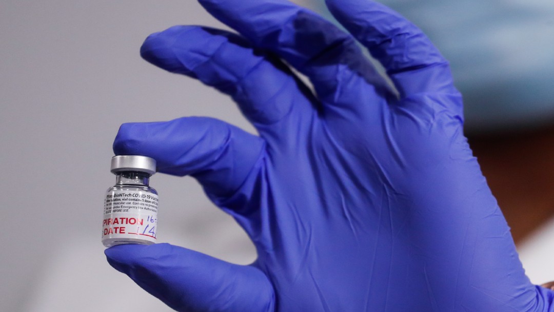 Farmacéutico de EEUU arruinó vacunas COVID de Moderna por creer que provocan mutaciones en ADN 
