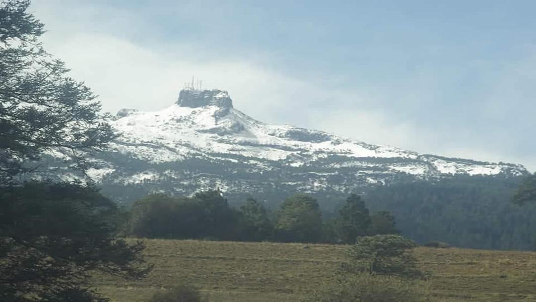 Frente frío 26 provoca primera nevada del año en Cofre de Perote