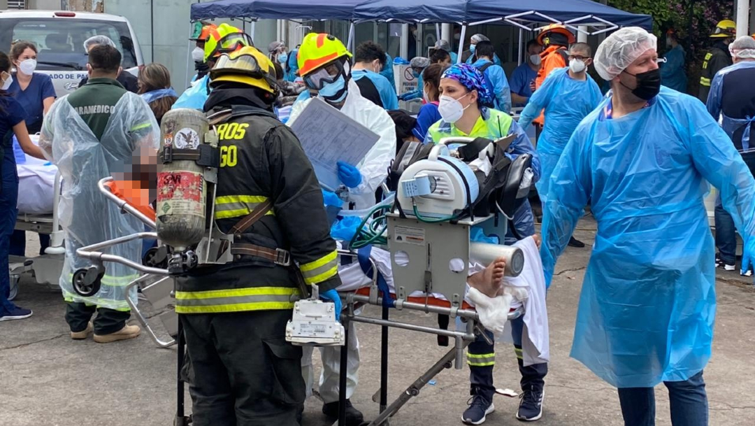 Desalojan a pacientes COVID-19 en Hospital San Borja Arriarán por incendio