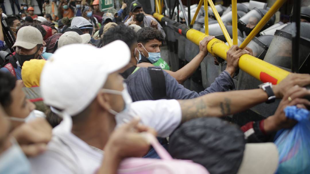 La Secretaría de Relaciones Exteriores pidió a Guatemala impedir nuevos desplazamientos de migrantes