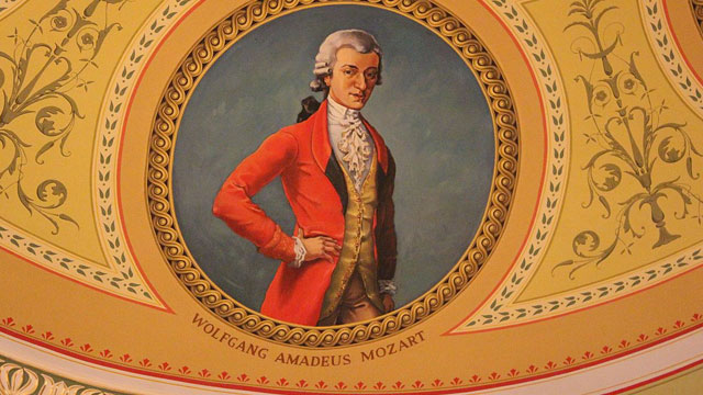 Para muchos conocedores, Wolfgang Amadeus Mozart el mejor compositor de todos los tiempos por su música y la brevedad de su vida