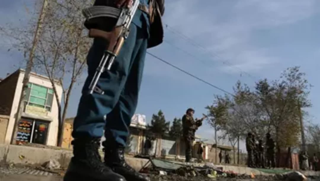 Mueren 14 soldados por atentado con coche bomba en Afganistán