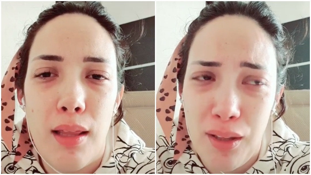 Mujer Rox Ortíz llora la muerte de su padre por covid