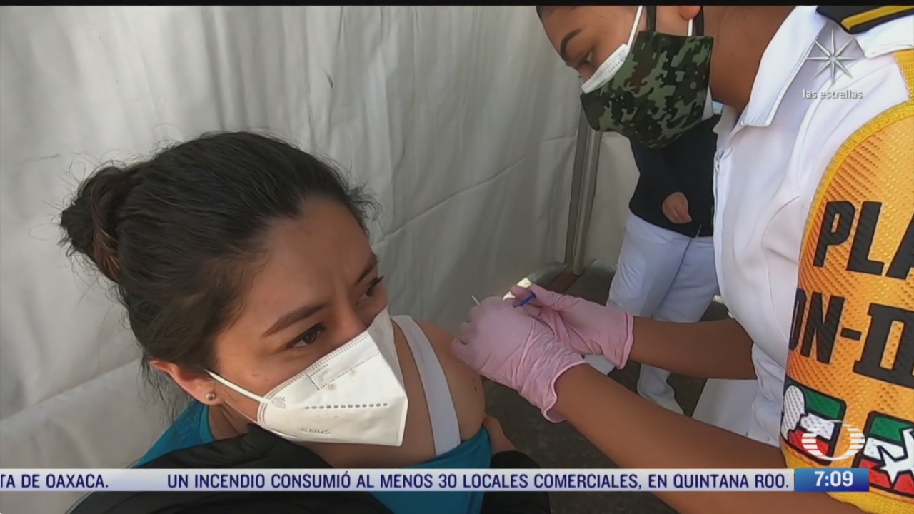 paramedicos del erum son vacunados contra covid