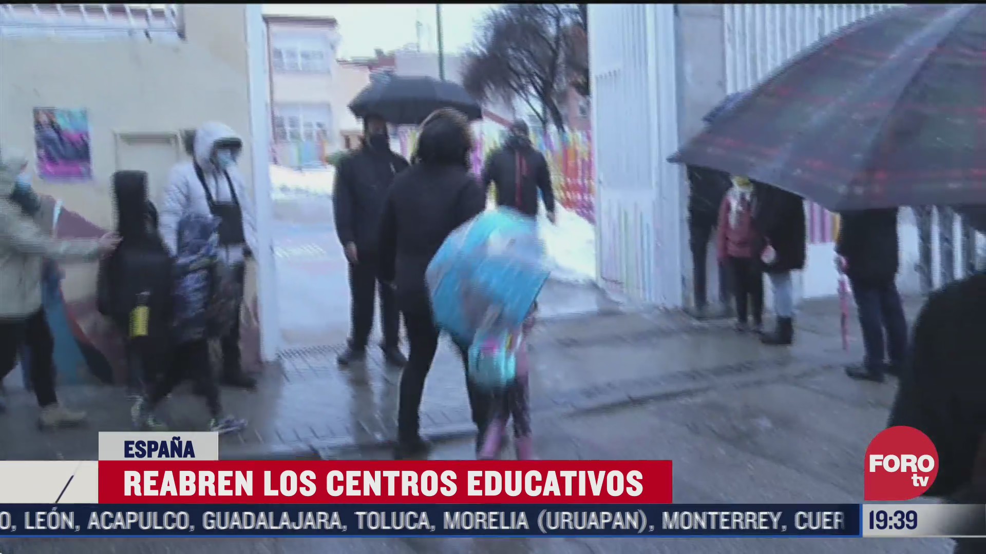 Escuelas de Madrid reabren tras nevadas